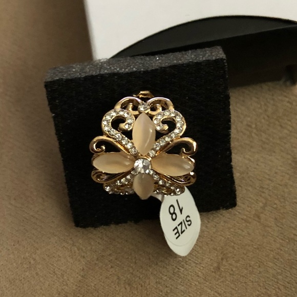 🛑2 for $20 🆕Flower Ring - Picture 7 of 7